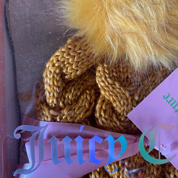 NWT Juicy Couture ONE SIZE Gold/Yellow 2 piece set w/ a beanie & scarf (in box) - Picture 3 of 5